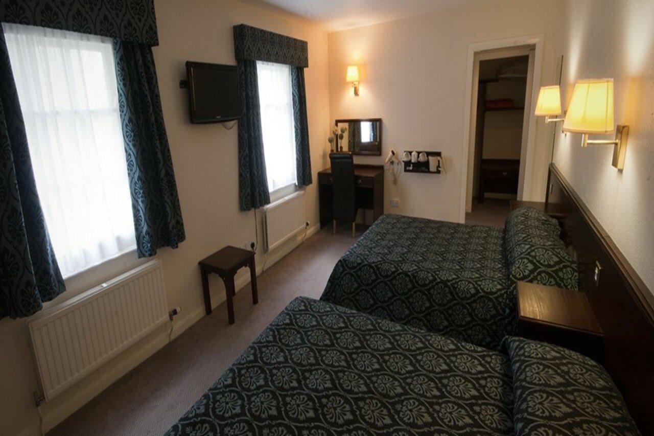 Mariners Hotel Haverfordwest Exterior photo