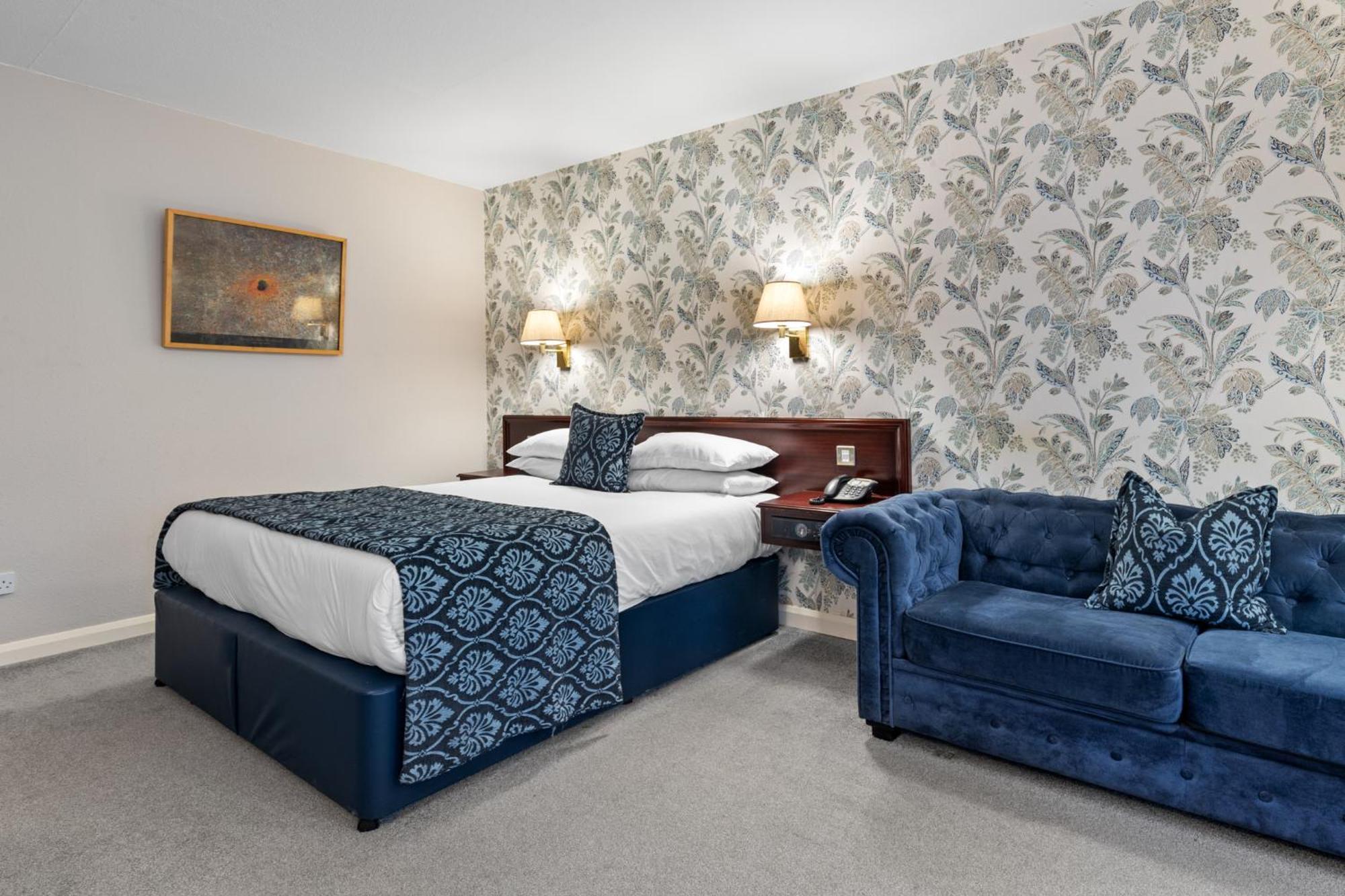 Mariners Hotel Haverfordwest Exterior photo
