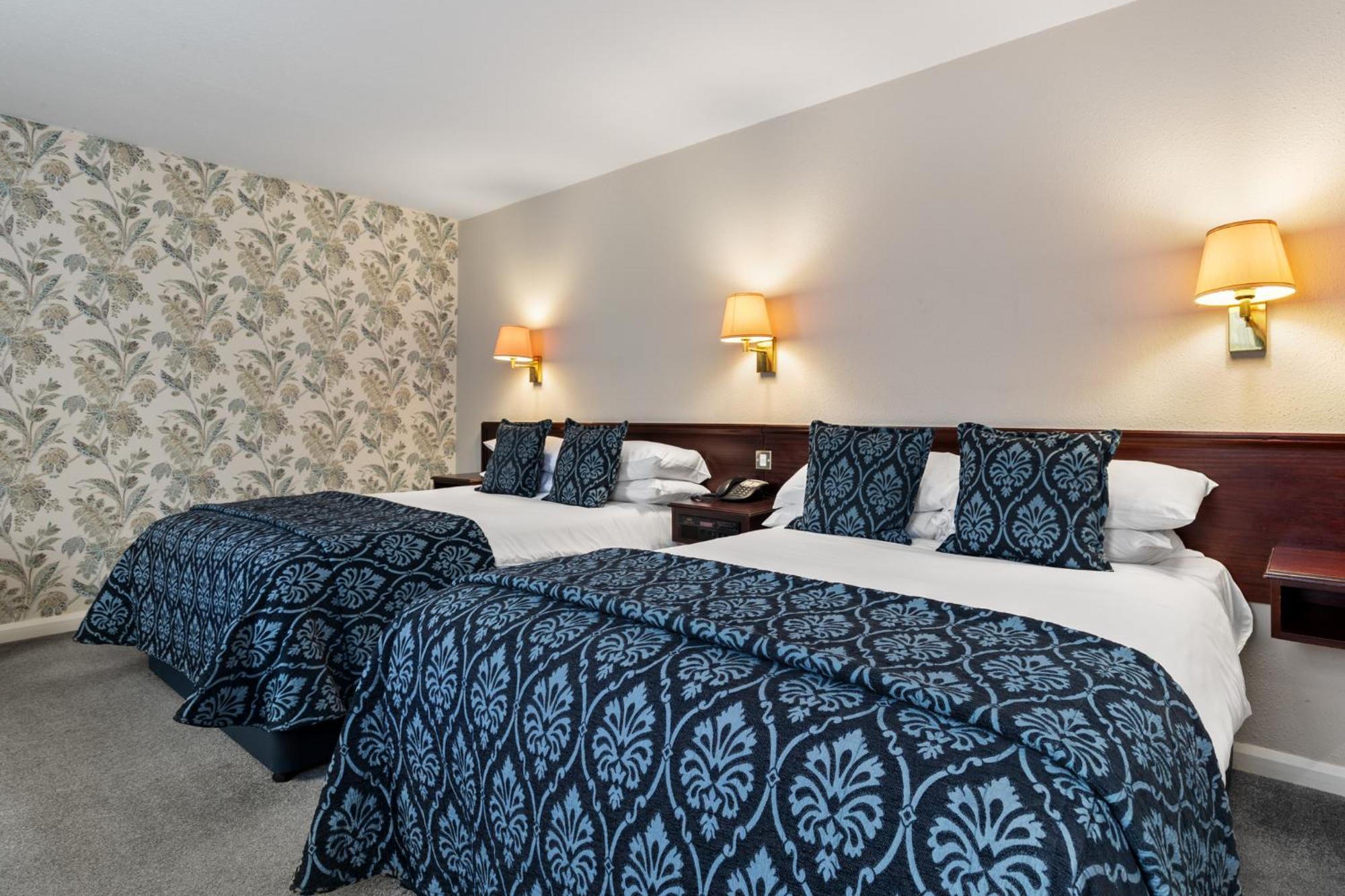 Mariners Hotel Haverfordwest Exterior photo