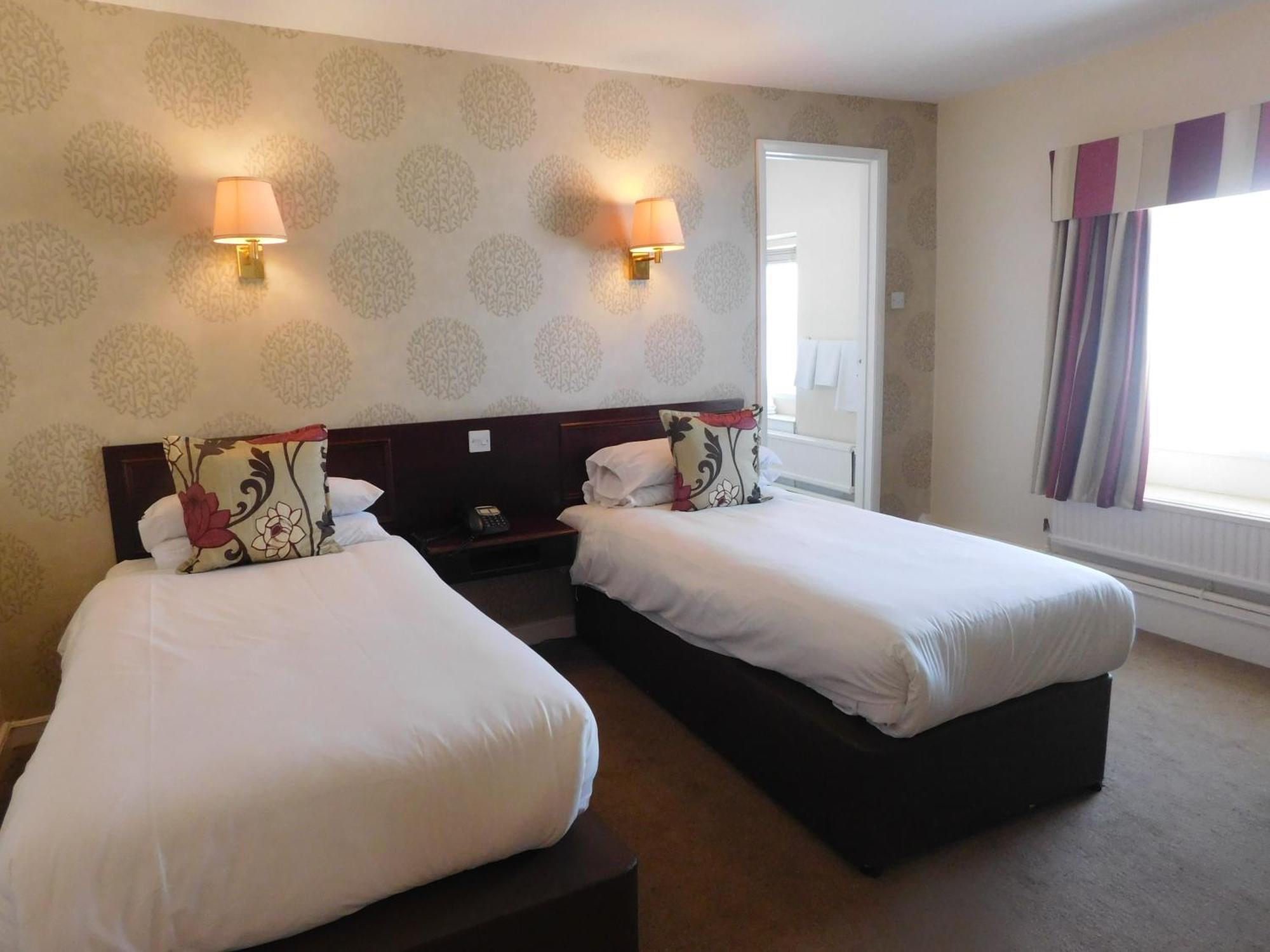 Mariners Hotel Haverfordwest Exterior photo